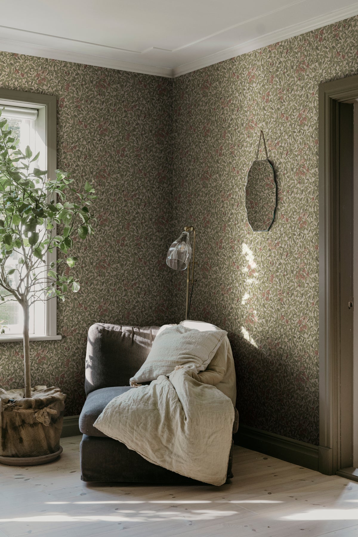 Linnea, Burgundy S10557