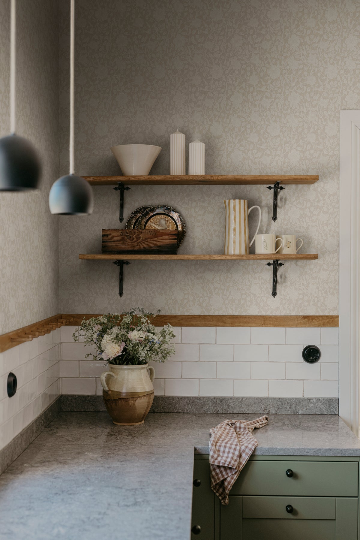 Anton, Sandstone S10567